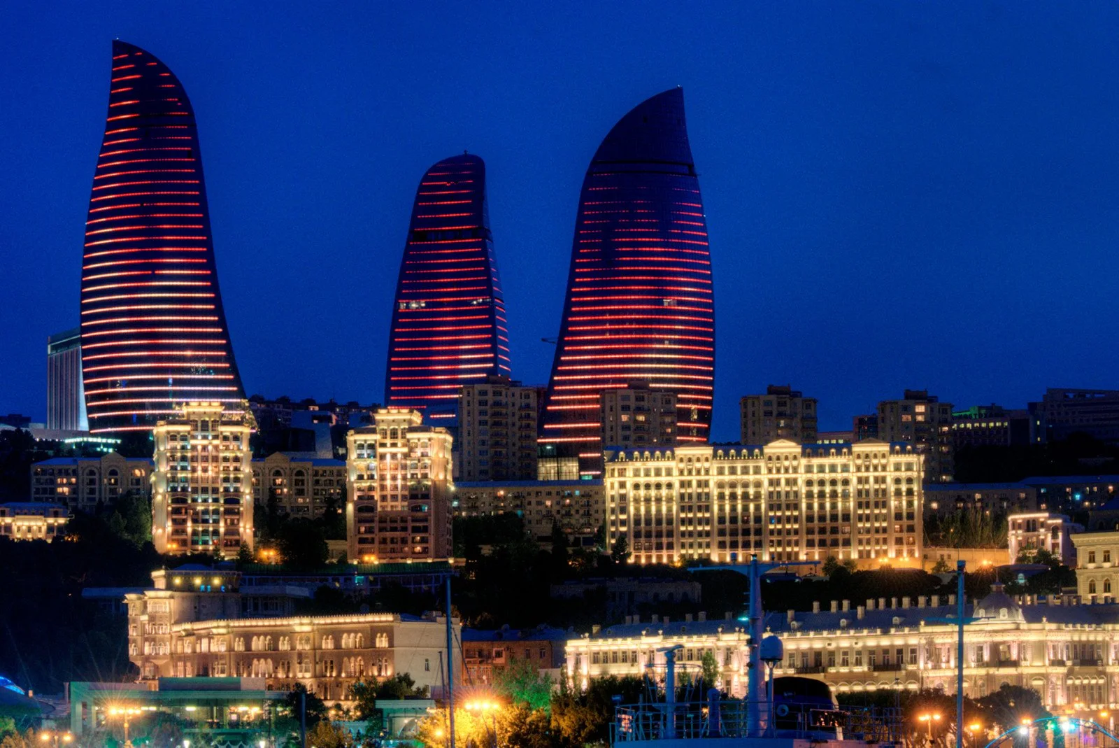 Food guide in Azerbaijani Plov & Tea Experience